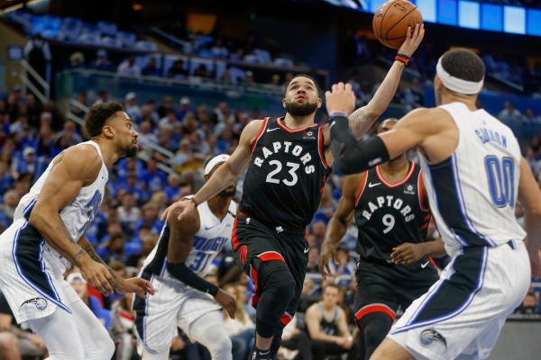 27分惊天逆转！猛龙1.9秒绝杀绿军，迪克22分率队季前赛两连胜